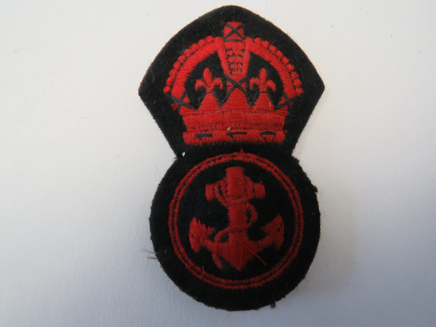 WW 2 Royal Navy Petty Officers Cap Badge