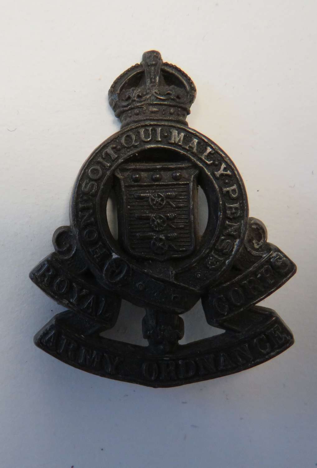 WW2 Plastic Economy R.A.O.C Cap Badge