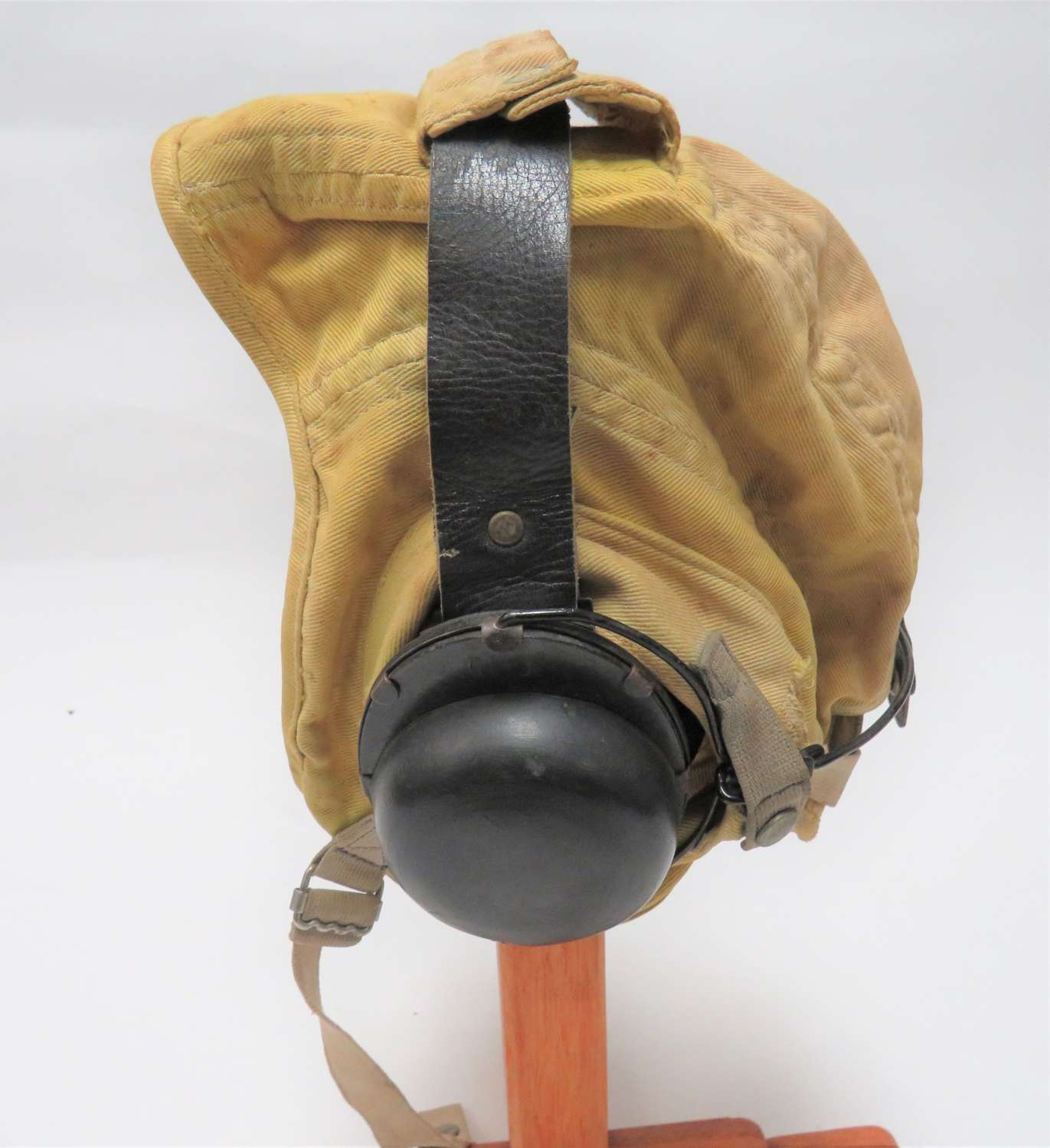 Rare 1960s R.N Aircraft Carrier Handlers Deck Helmet