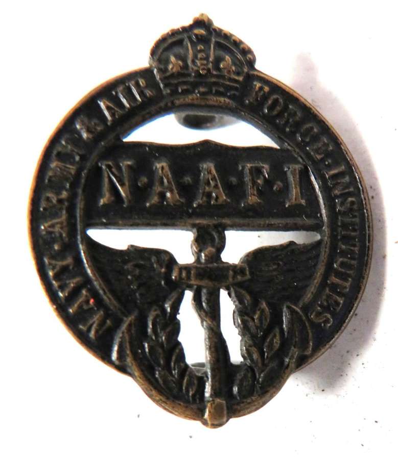 WW2 N.A.A.F.I Cap / Collar Badge