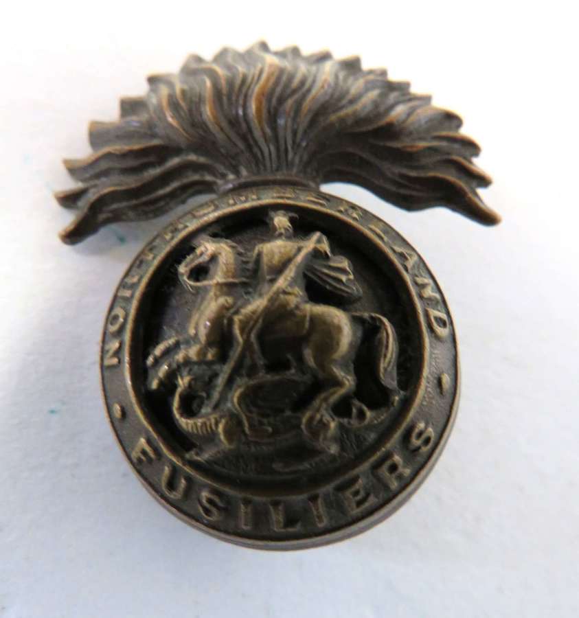Northumberland Fusiliers Officer Cap / Collar Badge By Gaunt
