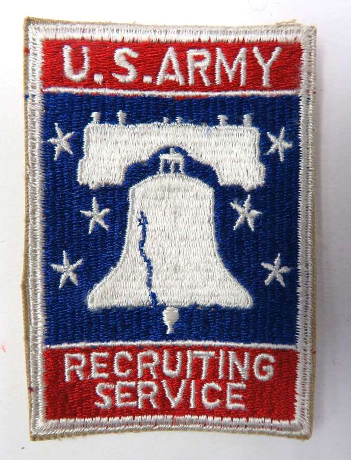 American U.S Recruiting Service Formation Badge