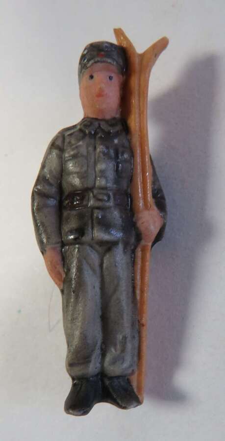 WW2 German Winter Collecting Day Badge
