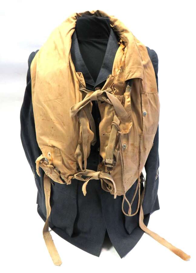WW2 RAF 1941 Pattern Aircrew Mae West Life Jacket. Battle of Britain Pilot Attributed