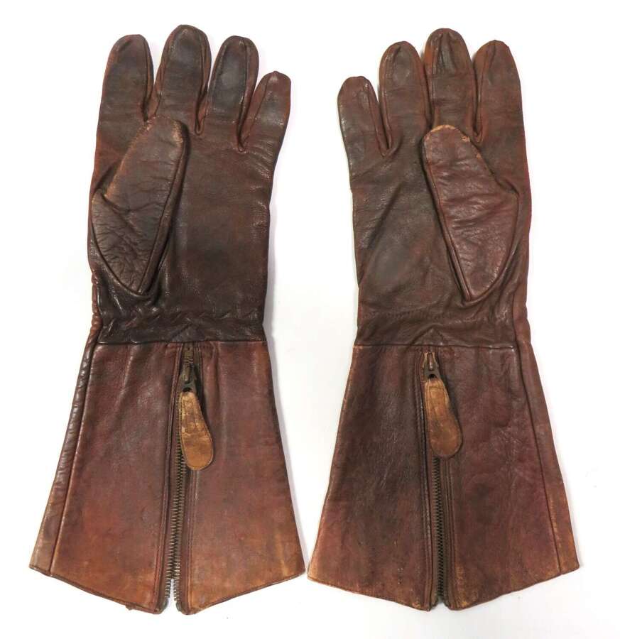 Scarce WW2 RAF Battle of Britain Period 1933 Pattern Flying Gloves Dated 1938