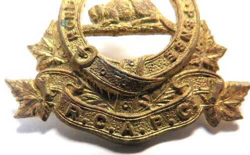 WW2 Canadian R.C.A.P.C Cap Badge