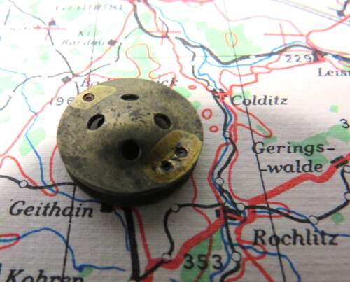 WW2 Army Issue Escape Fly Button Two Part Compass . Major Instone Collection