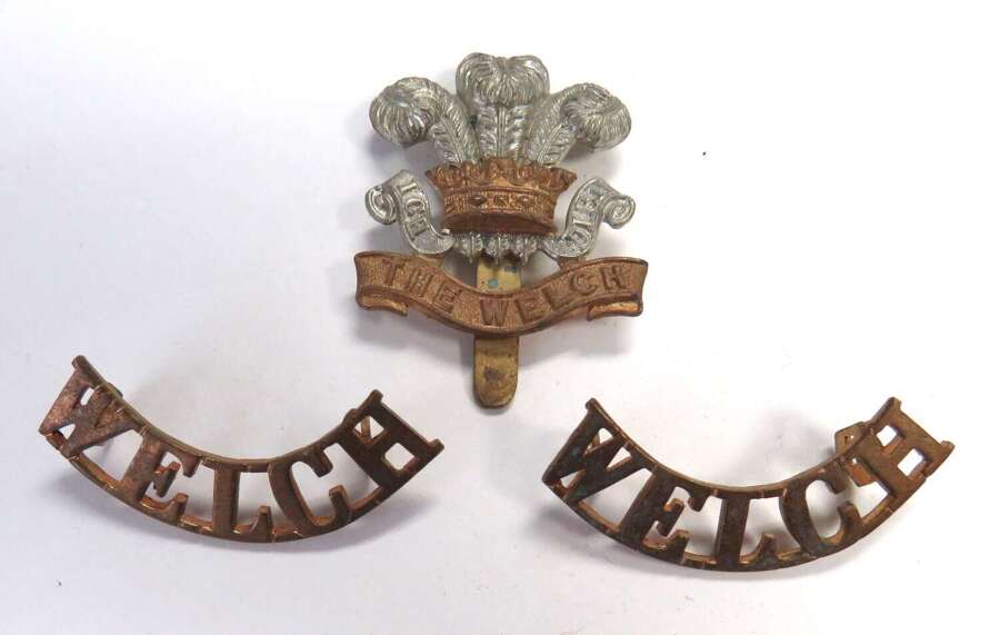 WW1 Welch Regiment Cap Badge and Titles
