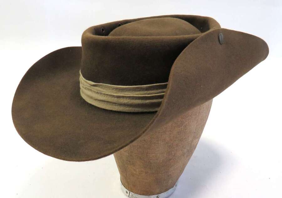 Rare WW2 Australian Issue Far East Bush (Slouch) Hat