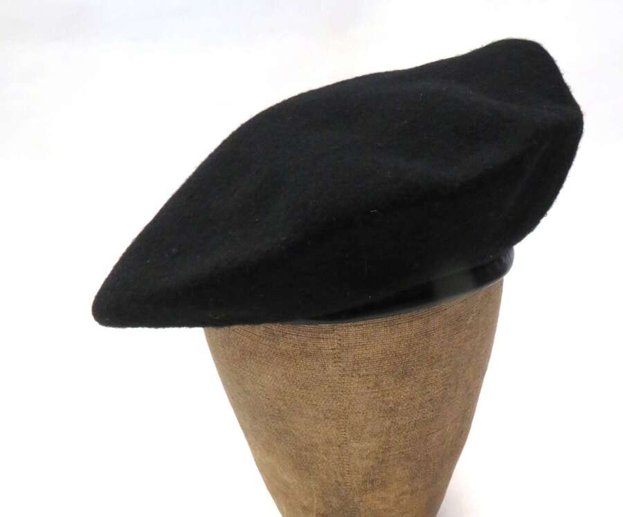 WW2 Dated 1945  Armoured Troops Black Beret