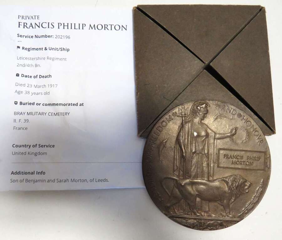WW1 Casualty Death Plaque F.M.Morton 2 / 4 Leicestershire Regiment 1917